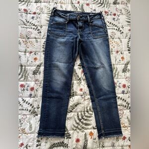 Silver Jeans Dark Blue Distressed Crop Fray Suki Women's Jeans